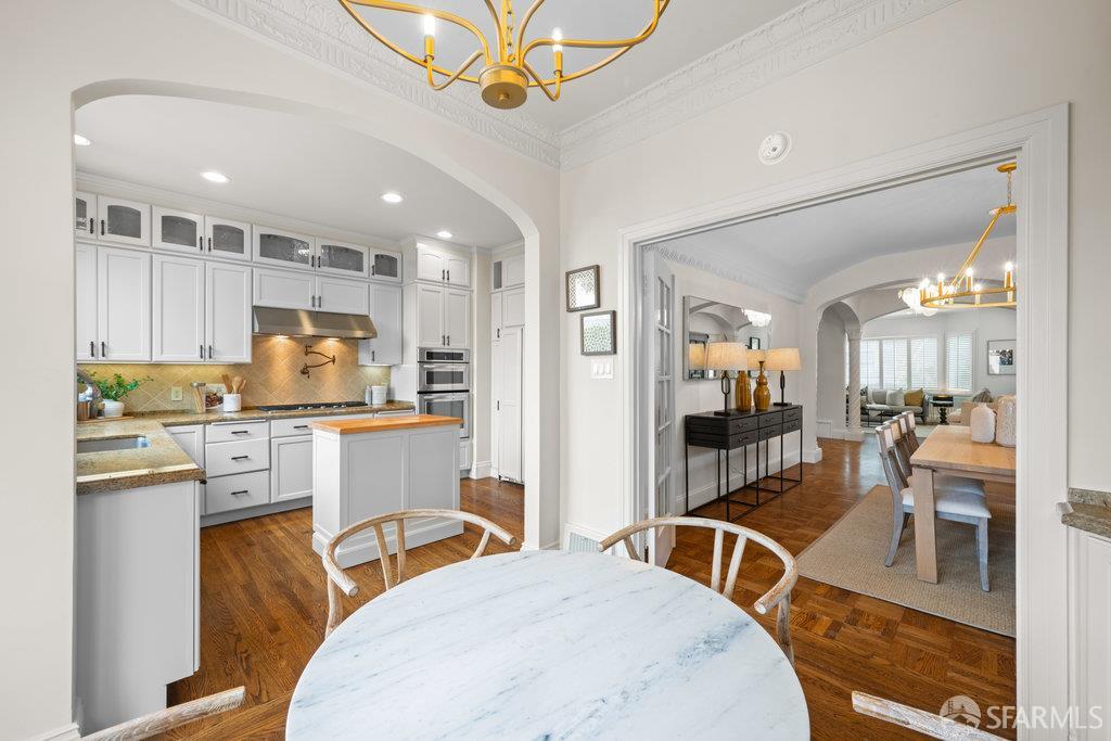 Detail Gallery Image 14 of 54 For 2270 Beach St, San Francisco,  CA 94123 - 3 Beds | 3/1 Baths