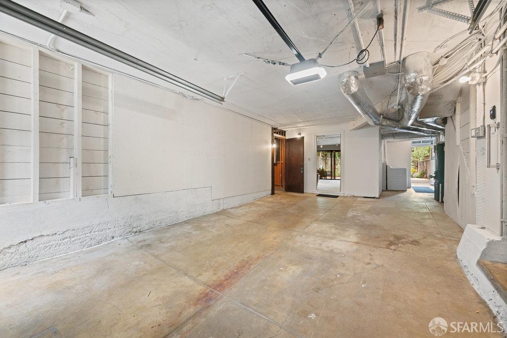 Detail Gallery Image 44 of 54 For 2270 Beach St, San Francisco,  CA 94123 - 3 Beds | 3/1 Baths
