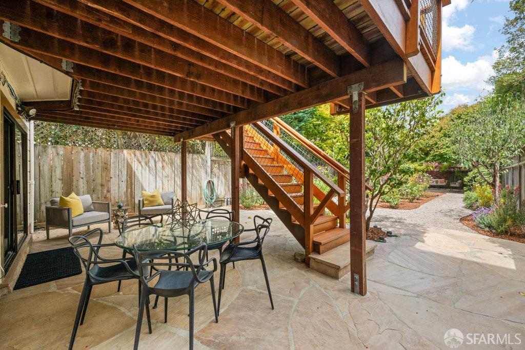 Detail Gallery Image 23 of 54 For 2270 Beach St, San Francisco,  CA 94123 - 3 Beds | 3/1 Baths