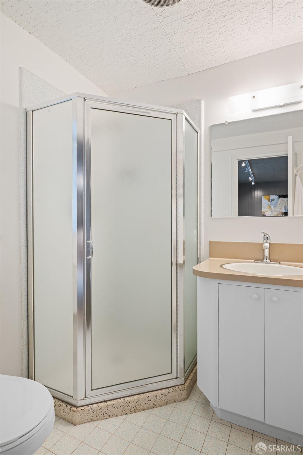 Detail Gallery Image 51 of 54 For 2270 Beach St, San Francisco,  CA 94123 - 3 Beds | 3/1 Baths