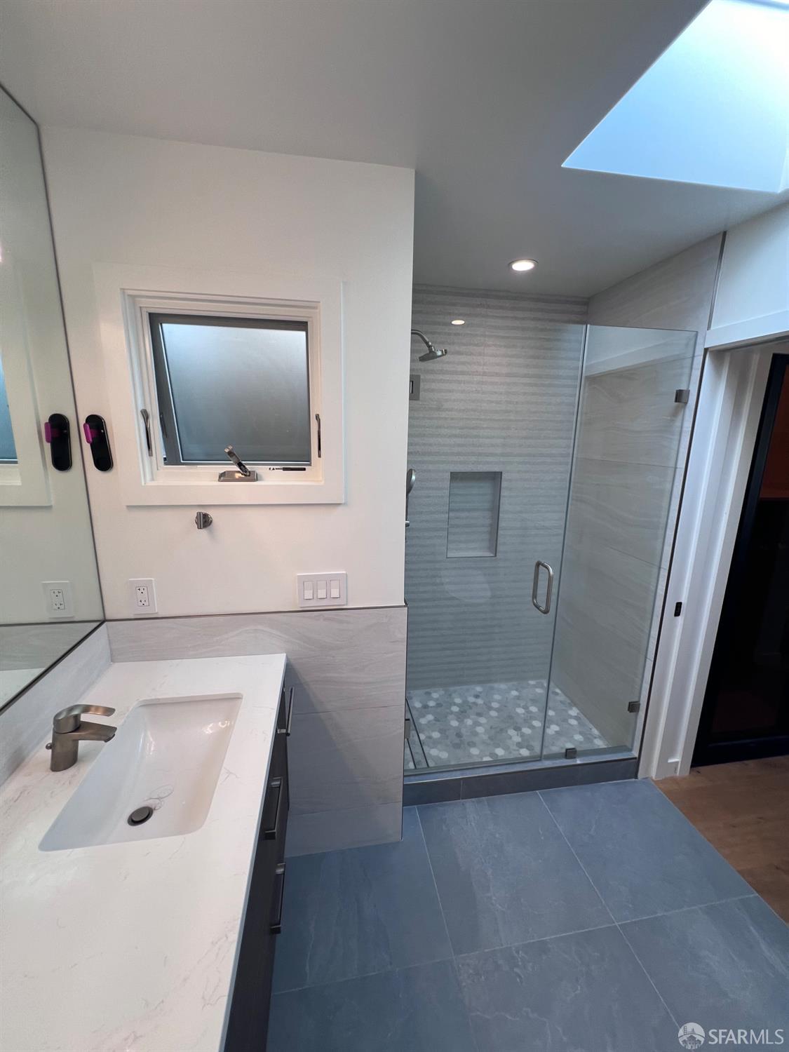 Detail Gallery Image 76 of 95 For 172 18th Ave #94121,  San Francisco,  CA 94121 - 7 Beds | 6/1 Baths