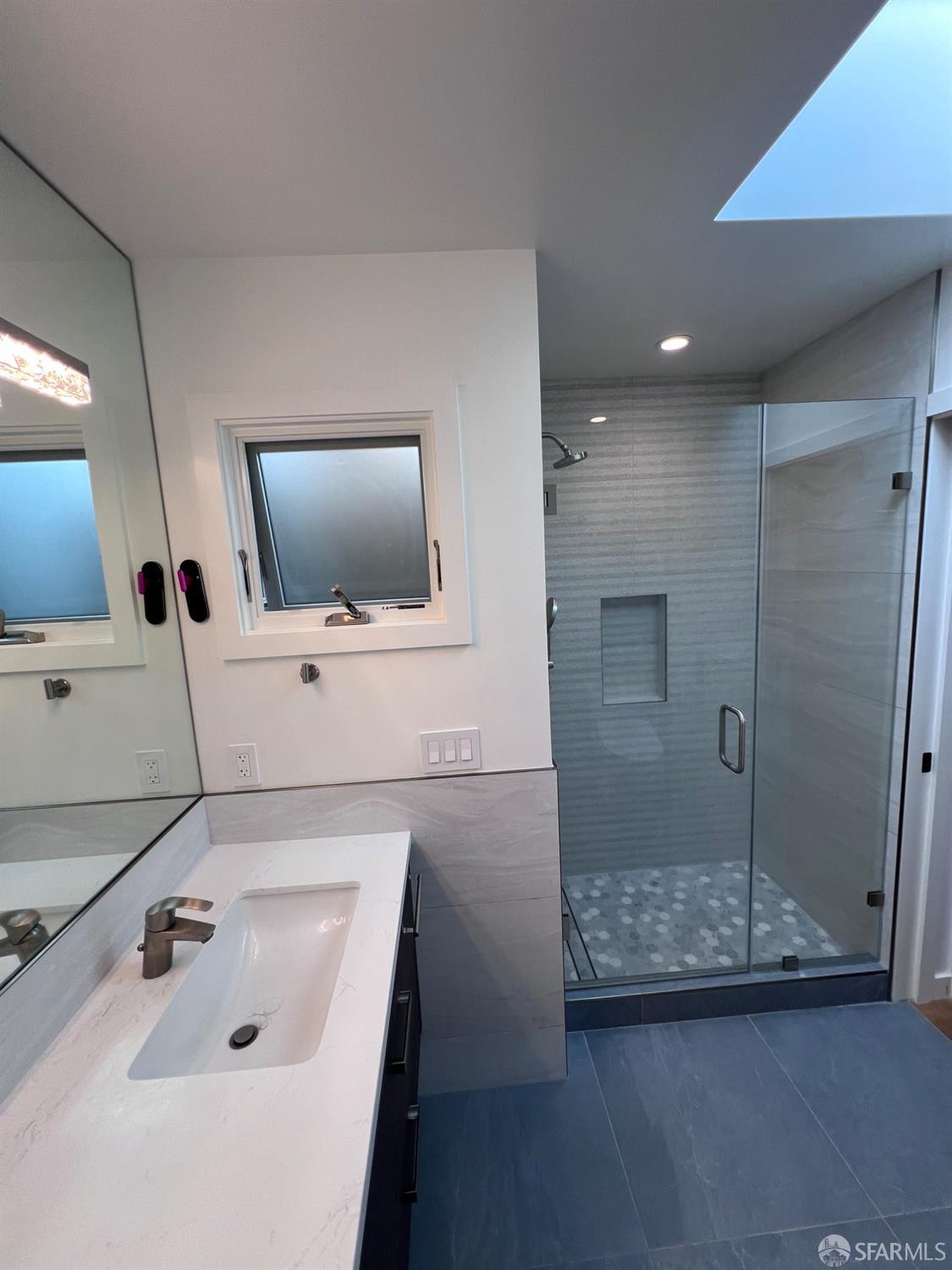 Detail Gallery Image 72 of 95 For 172 18th Ave #94121,  San Francisco,  CA 94121 - 7 Beds | 6/1 Baths