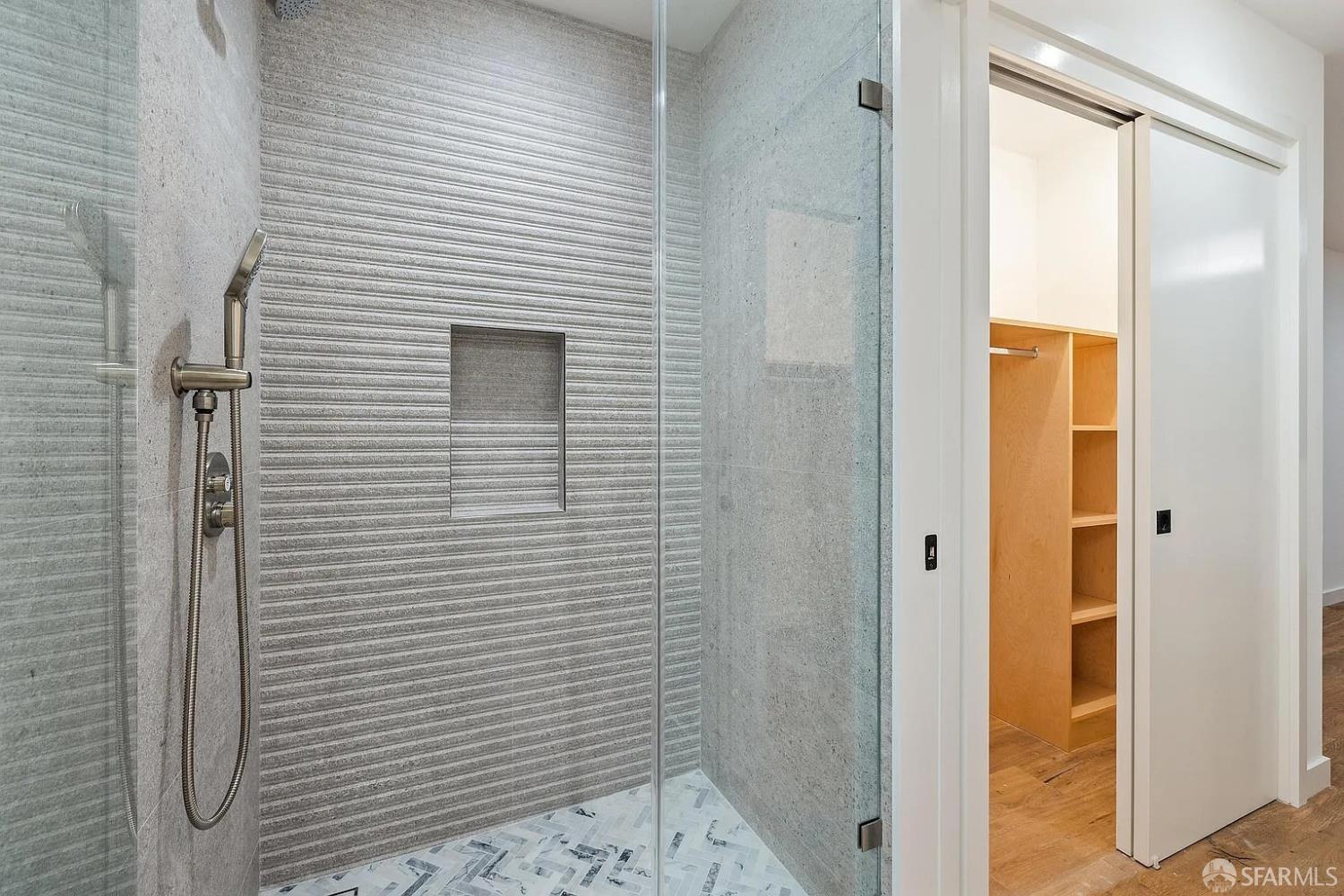 Detail Gallery Image 68 of 95 For 172 18th Ave #94121,  San Francisco,  CA 94121 - 7 Beds | 6/1 Baths