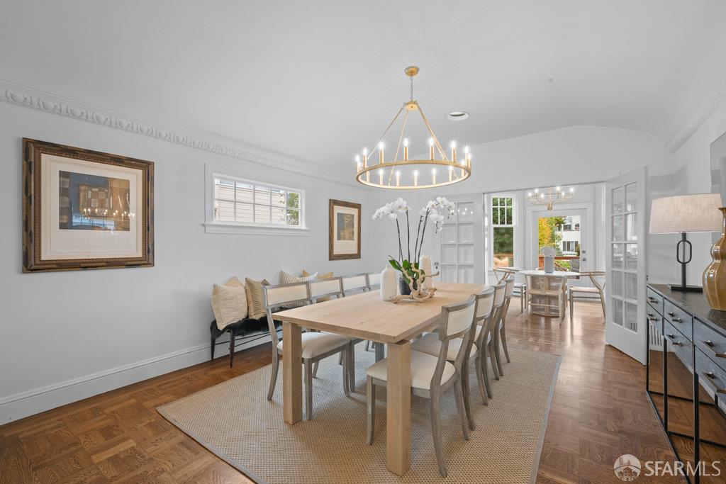 Detail Gallery Image 12 of 54 For 2270 Beach St, San Francisco,  CA 94123 - 3 Beds | 3/1 Baths