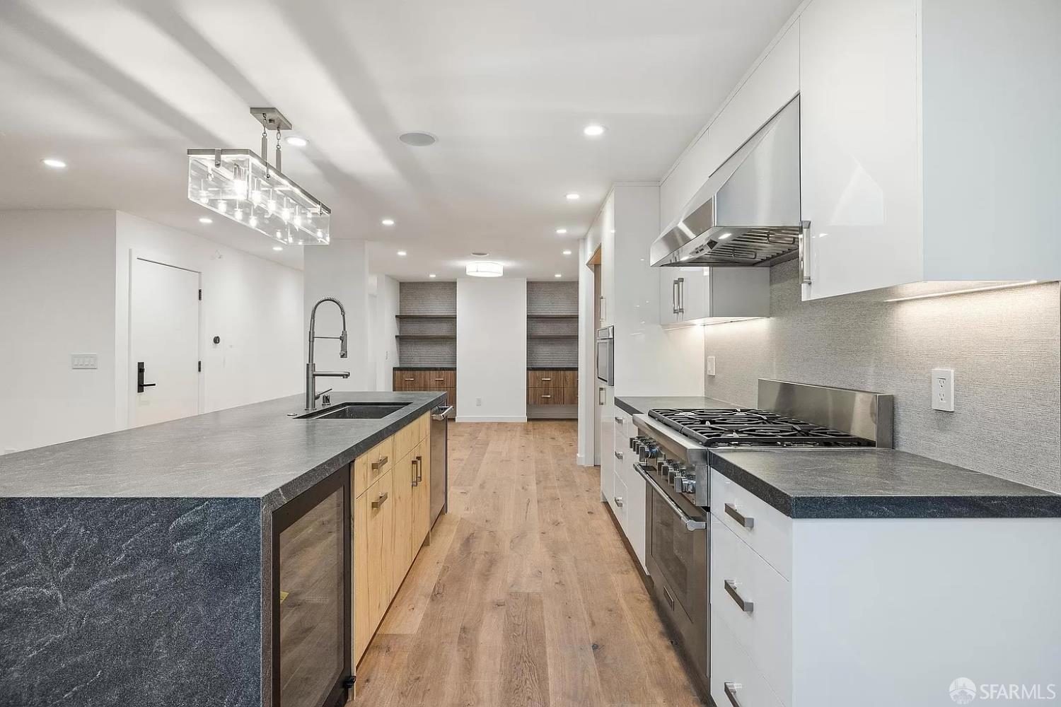 Detail Gallery Image 32 of 95 For 172 18th Ave #94121,  San Francisco,  CA 94121 - 7 Beds | 6/1 Baths