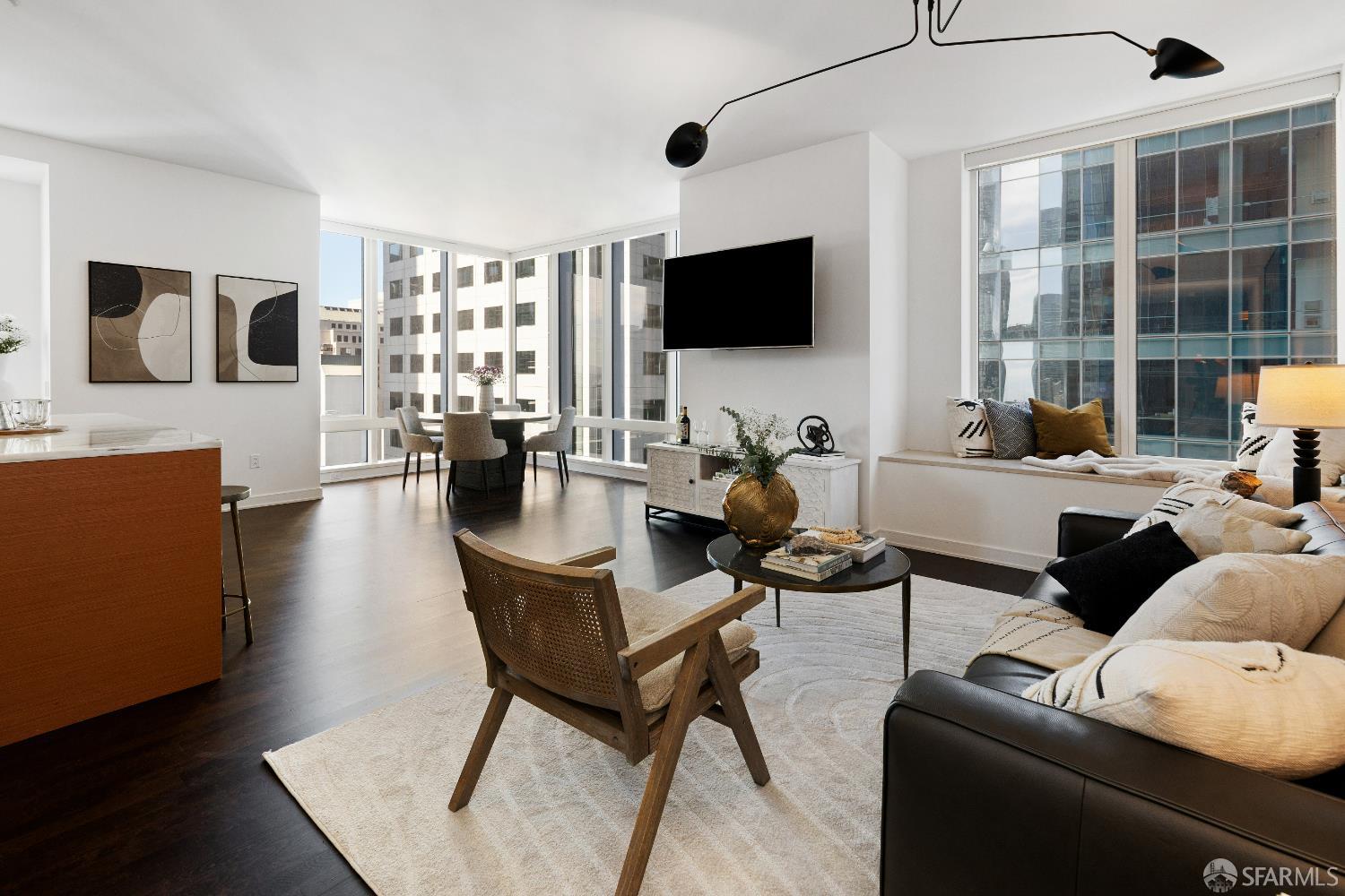 Photo #2: 425061096 Listing 