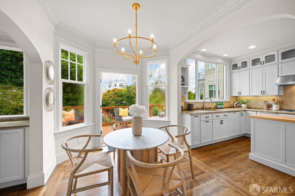 Detail Gallery Image 15 of 54 For 2270 Beach St, San Francisco,  CA 94123 - 3 Beds | 3/1 Baths