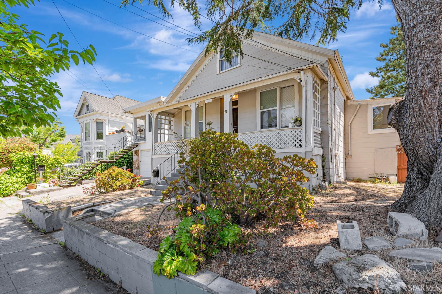 Detail Gallery Image 4 of 33 For 3233 Ellis St, Berkeley,  CA 94703 - 3 Beds | 2 Baths