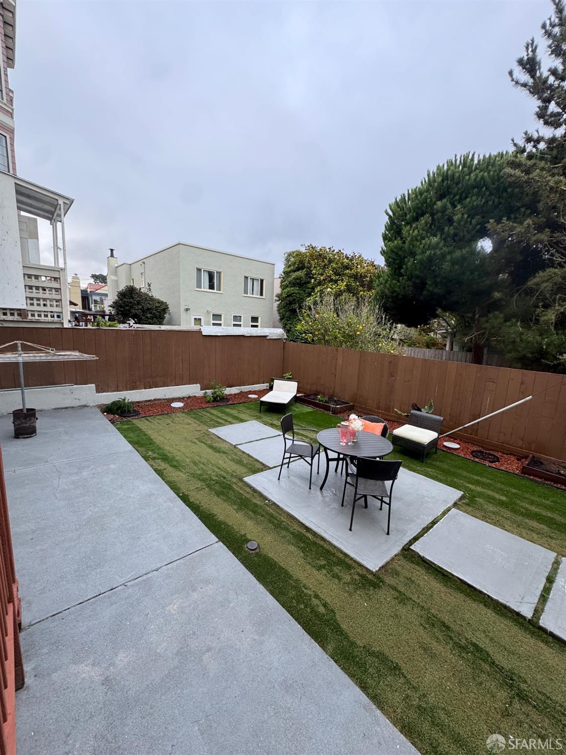 Detail Gallery Image 5 of 32 For 2225 Vicente St, San Francisco,  CA 94116 - – Beds | – Baths