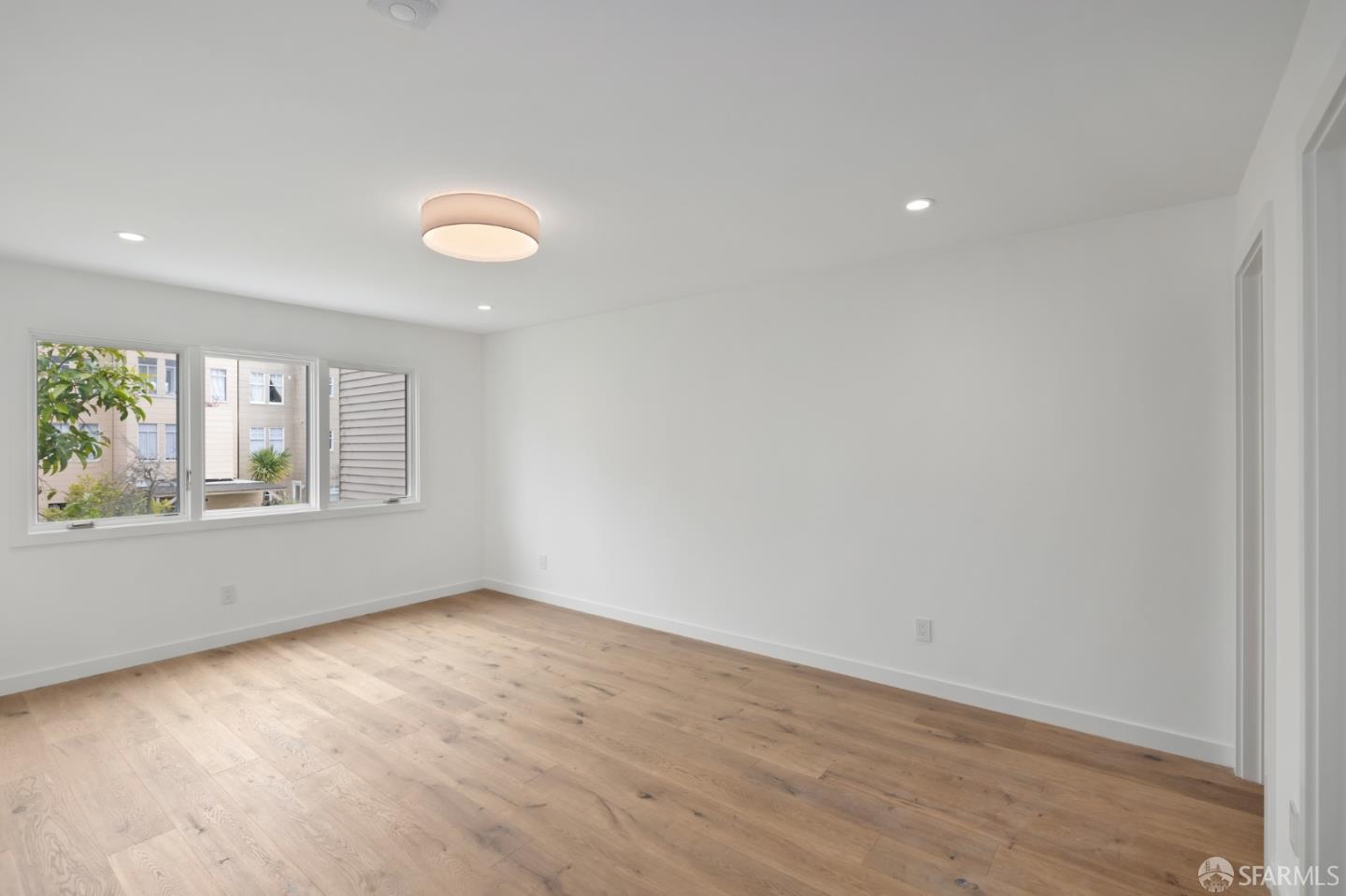 Detail Gallery Image 58 of 95 For 172 18th Ave #94121,  San Francisco,  CA 94121 - 7 Beds | 6/1 Baths