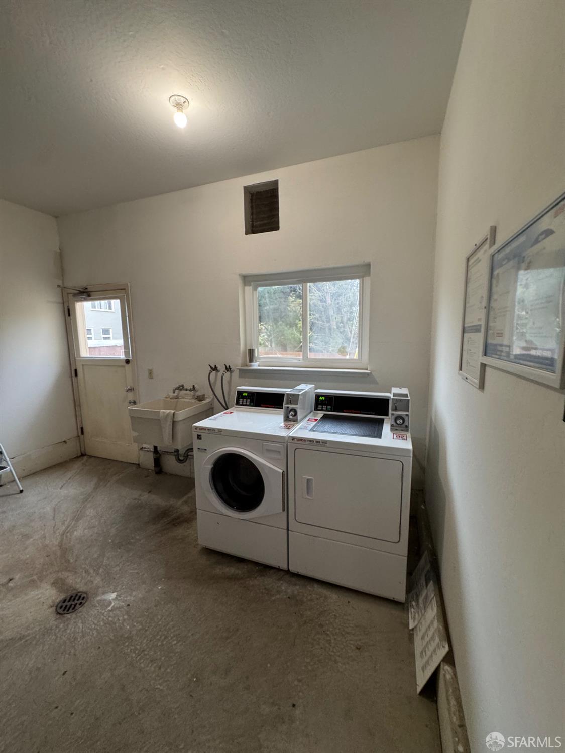Detail Gallery Image 6 of 32 For 2225 Vicente St, San Francisco,  CA 94116 - – Beds | – Baths