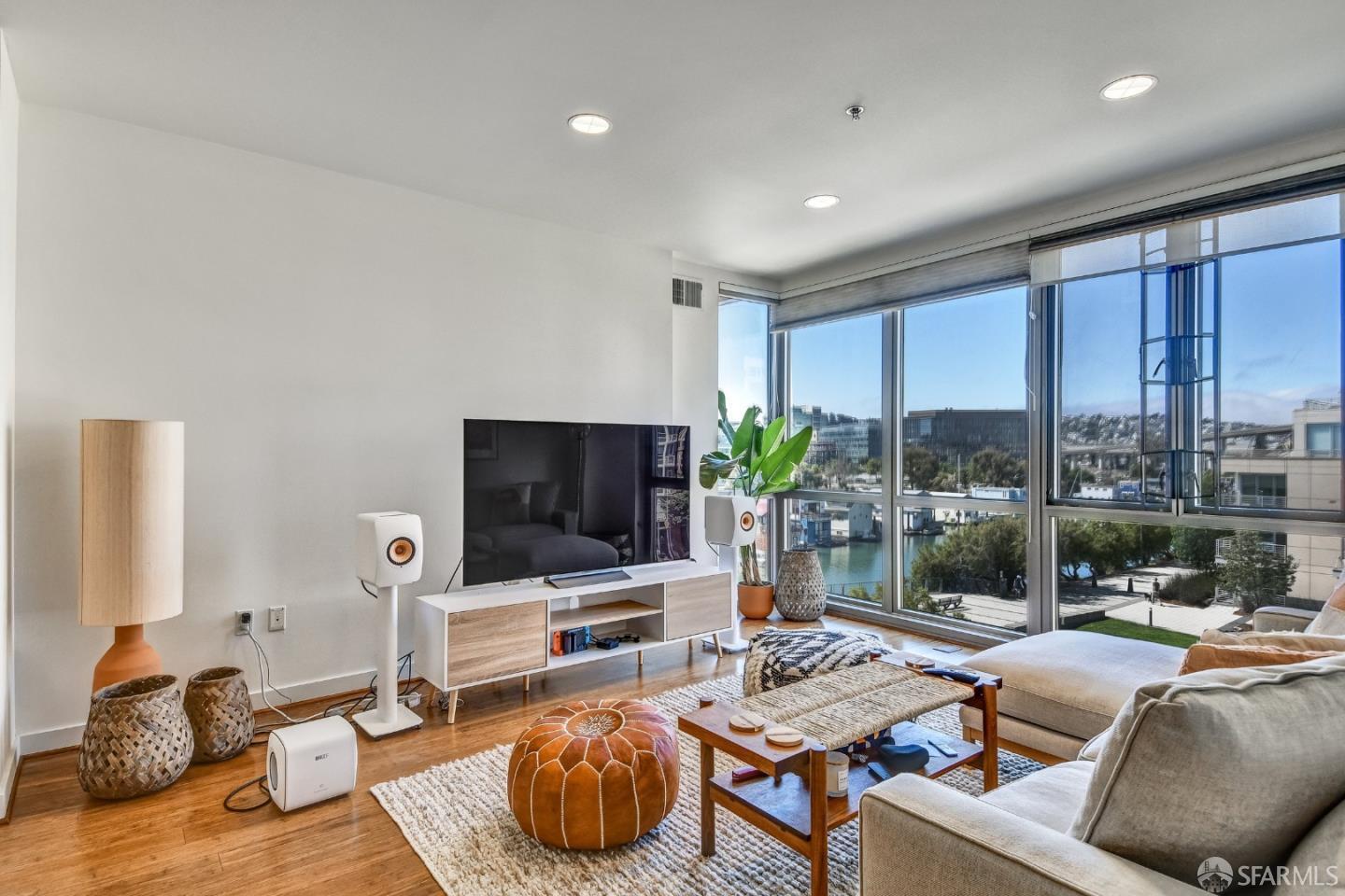 Detail Gallery Image 5 of 21 For 255 Berry St #703,  San Francisco,  CA 94158 - 2 Beds | 2 Baths