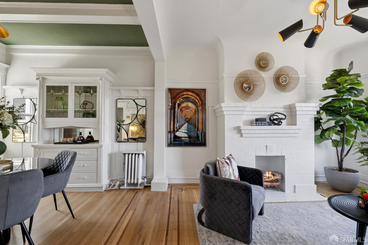 Photo #6: 425068173 Listing 