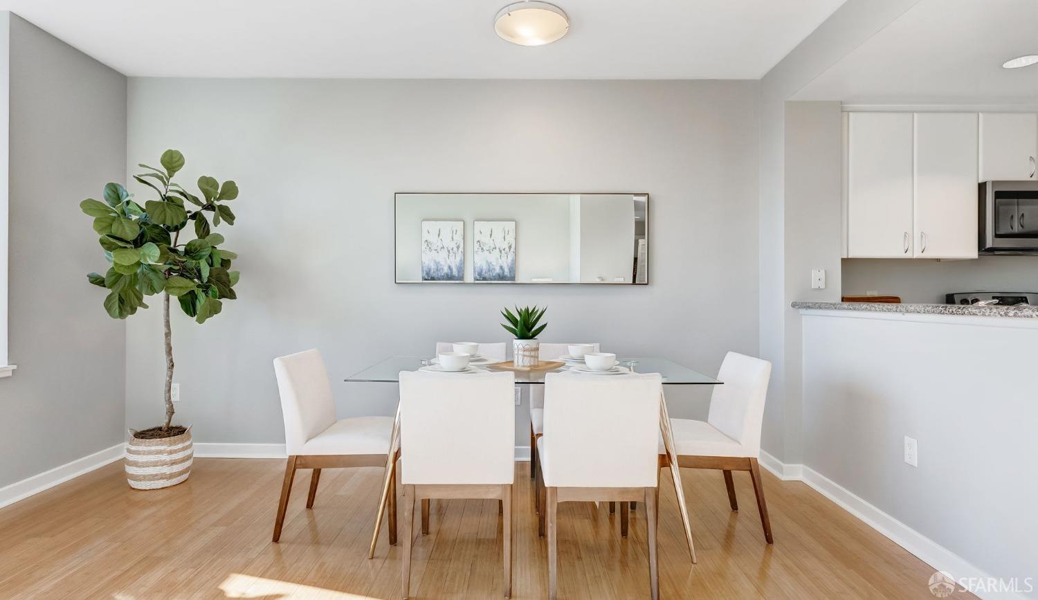 Photo #8: 425068259 Listing: Photo #8