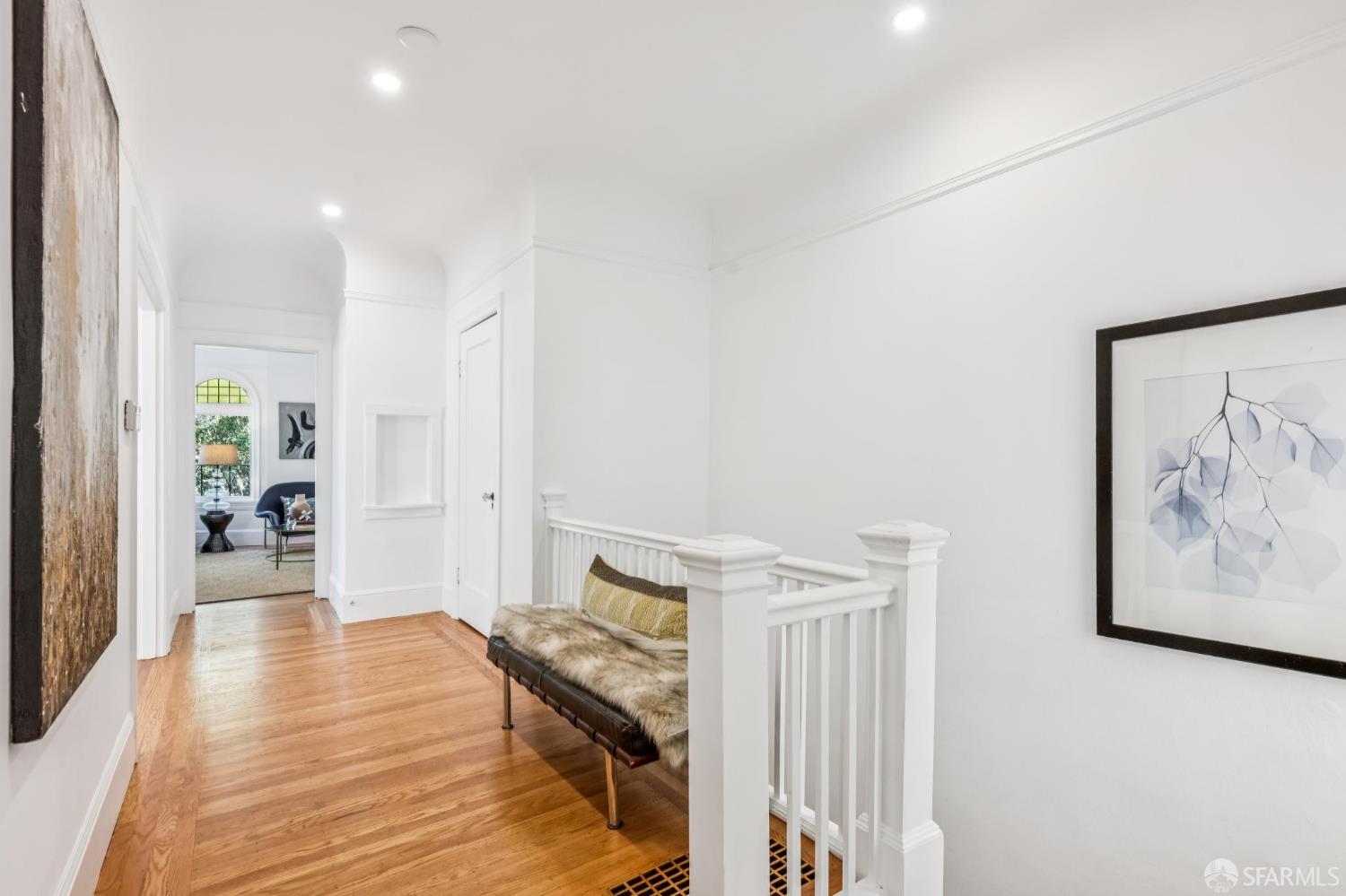Photo #5: 425062952 Listing 