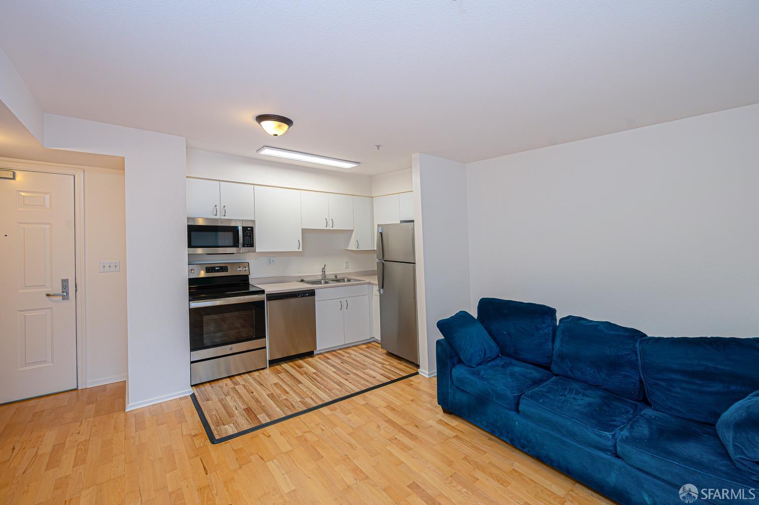 Detail Gallery Image 1 of 12 For 8400 Oceanview Ter #116,  San Francisco,  CA 94132 - 1 Beds | 1 Baths