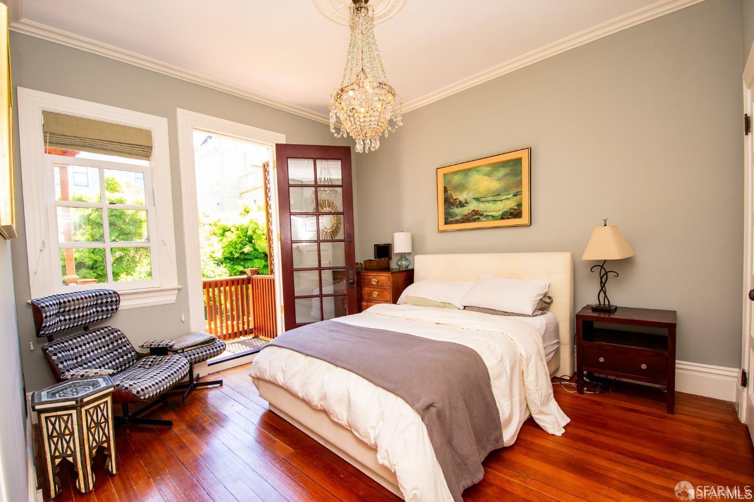Detail Gallery Image 13 of 28 For 220 Downey St, San Francisco,  CA 94117 - 6 Beds | 4 Baths