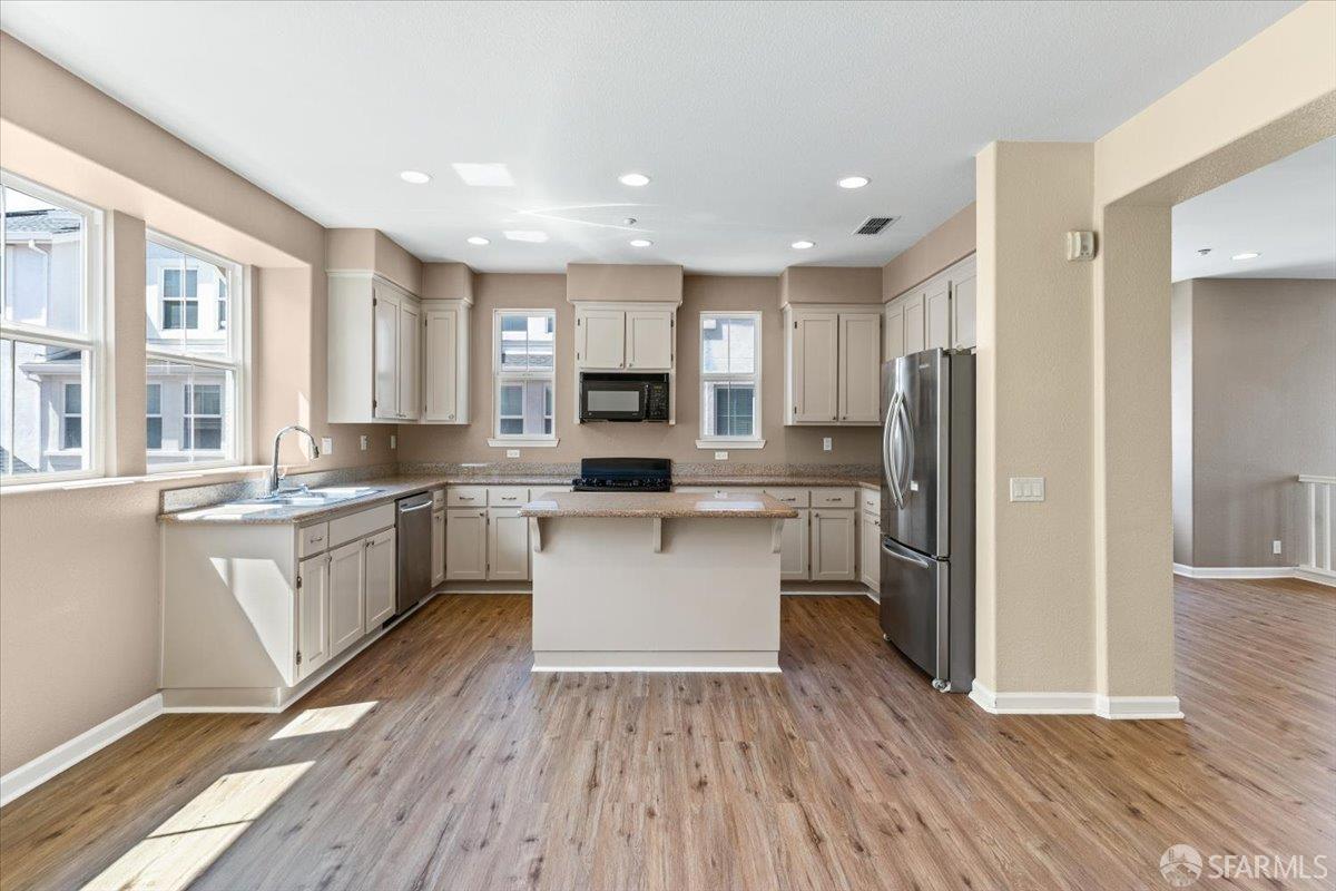 Detail Gallery Image 23 of 61 For 2933 1st St #1004,  Livermore,  CA 94550 - 3 Beds | 2/1 Baths
