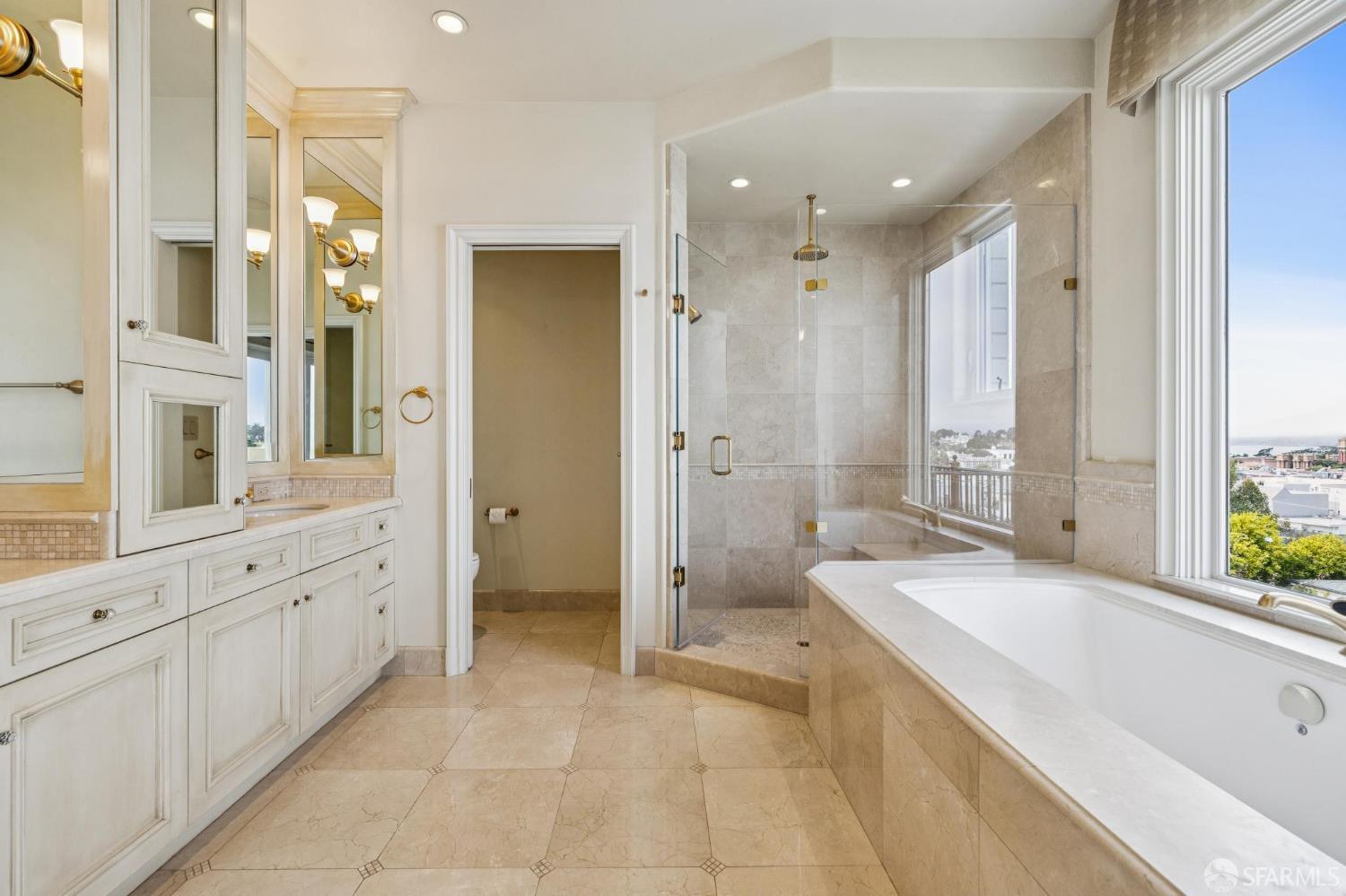 Detail Gallery Image 30 of 65 For 2518 Filbert St, San Francisco,  CA 94123 - 4 Beds | 3/1 Baths