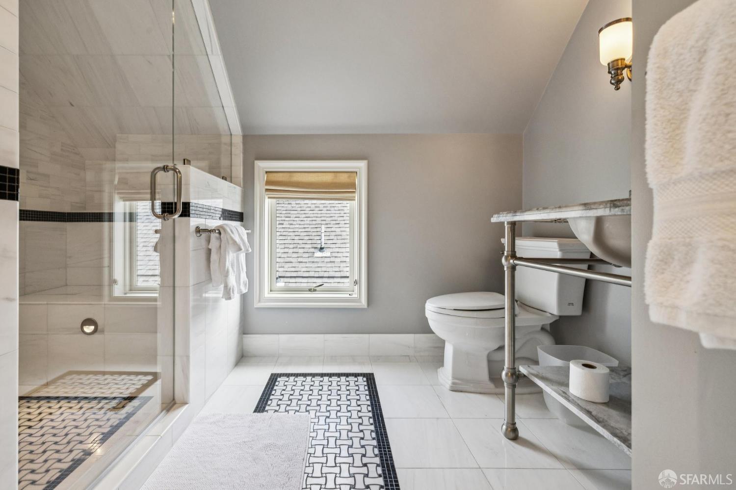 Detail Gallery Image 45 of 65 For 2518 Filbert St, San Francisco,  CA 94123 - 4 Beds | 3/1 Baths