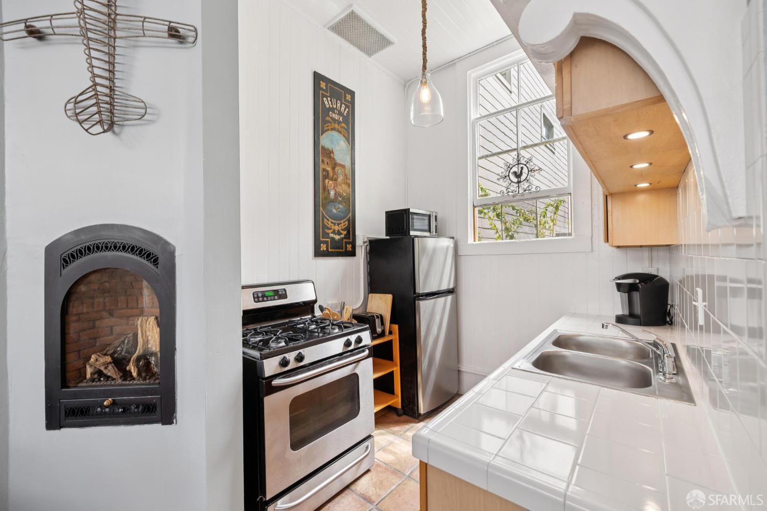 Detail Gallery Image 53 of 57 For 560 Lyon St, San Francisco,  CA 94117 - 4 Beds | 2/1 Baths