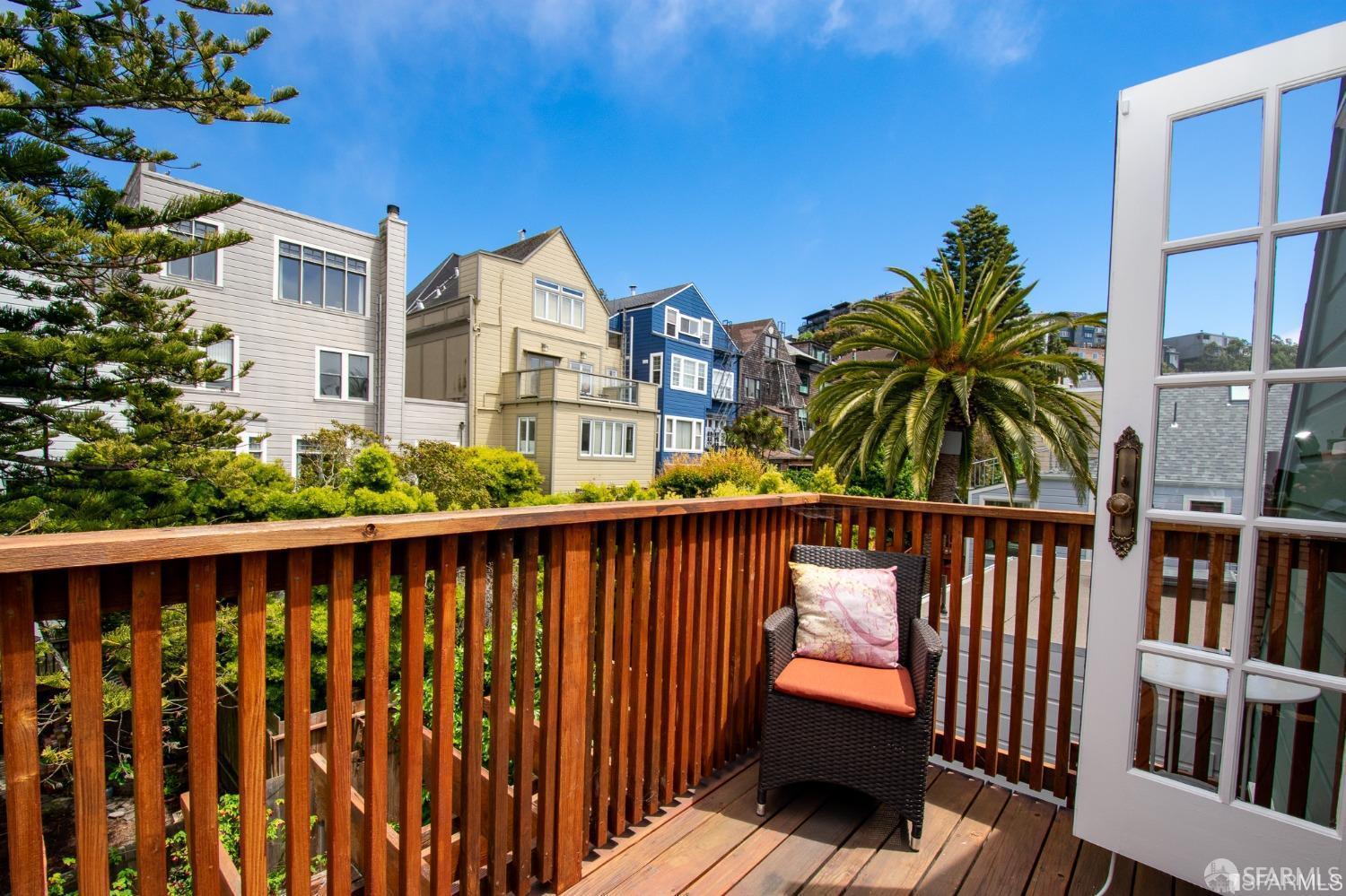 Detail Gallery Image 19 of 28 For 220 Downey St, San Francisco,  CA 94117 - 6 Beds | 4 Baths