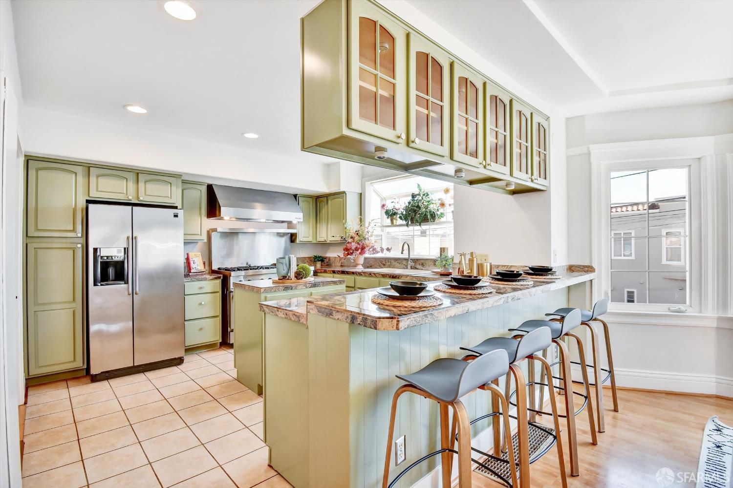 Detail Gallery Image 14 of 60 For 900 Huron Ave, San Francisco,  CA 94112 - 4 Beds | 3 Baths