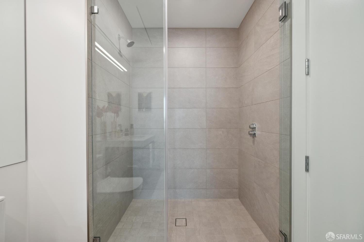 Detail Gallery Image 9 of 23 For 1 Bristol Ct #211,  San Francisco,  CA 94130 - 1 Beds | 1 Baths