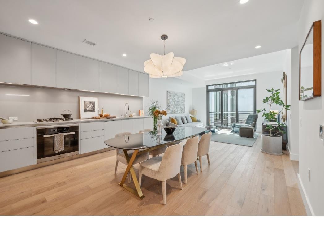 Detail Gallery Image 1 of 23 For 1 Bristol Ct #211,  San Francisco,  CA 94130 - 1 Beds | 1 Baths