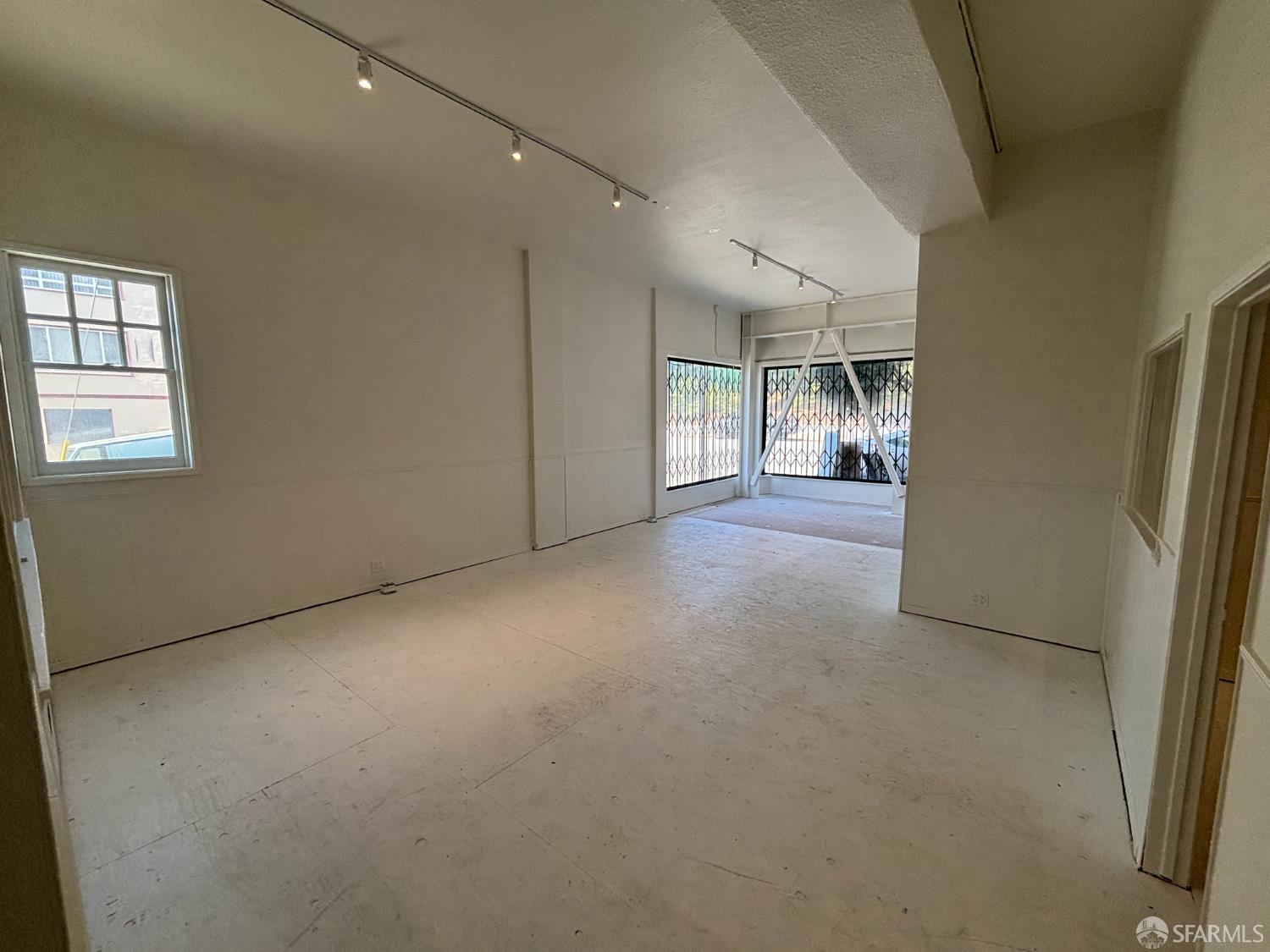 Detail Gallery Image 2 of 9 For 2949 Balboa St, San Francisco,  CA 94121 - – Beds | – Baths