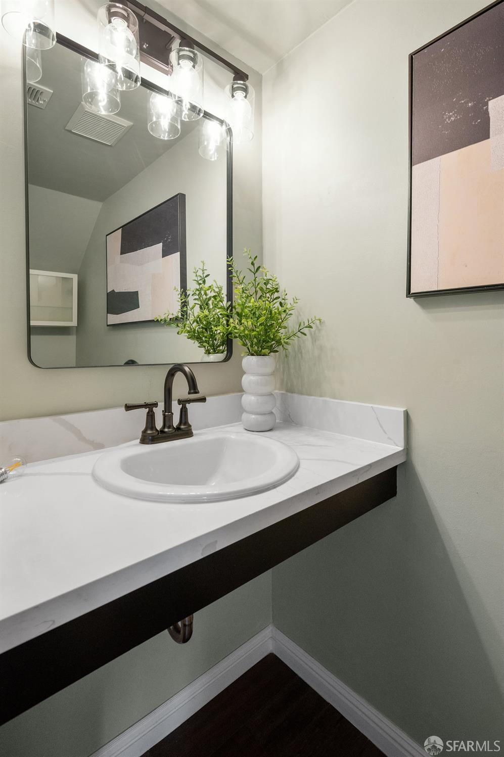 Detail Gallery Image 7 of 34 For 2369 Mabury Rd, San Jose,  CA 95133 - 2 Beds | 1/1 Baths