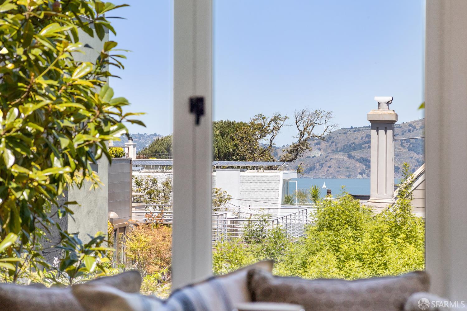 Detail Gallery Image 10 of 61 For 1028 Lombard St, San Francisco,  CA 94109 - 4 Beds | 3/1 Baths