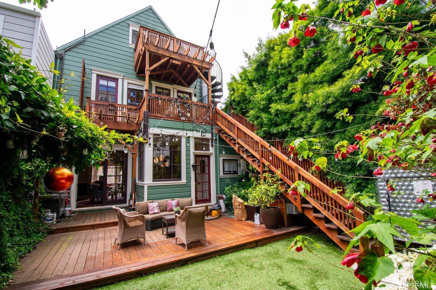 Detail Gallery Image 3 of 28 For 220 Downey St, San Francisco,  CA 94117 - 6 Beds | 4 Baths