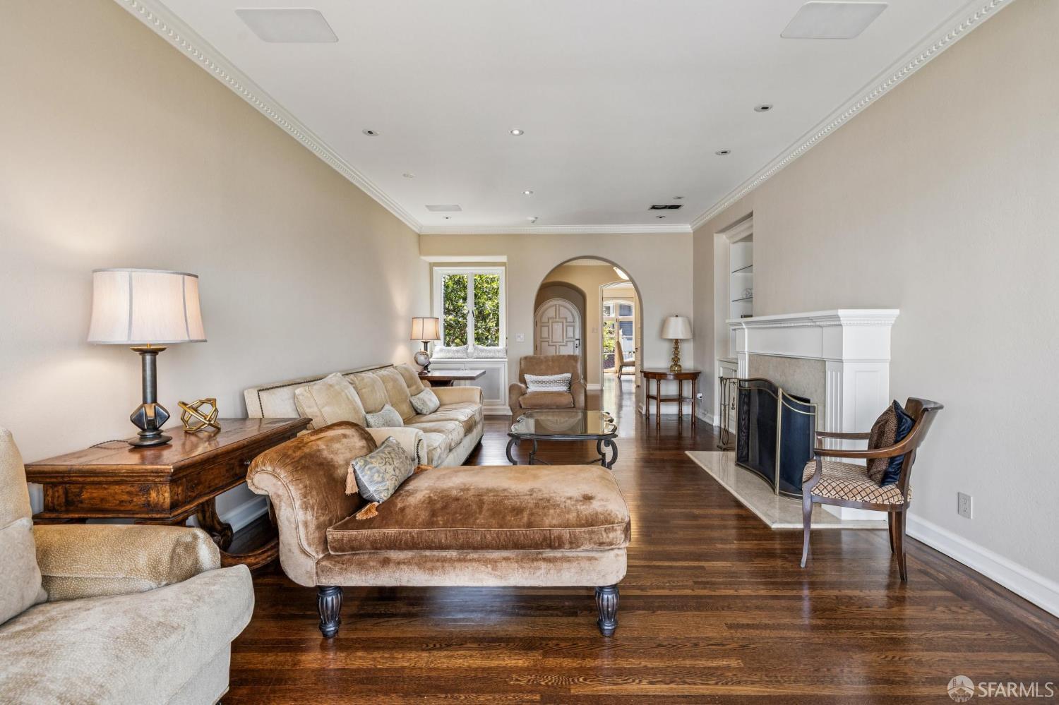 Detail Gallery Image 8 of 65 For 2518 Filbert St, San Francisco,  CA 94123 - 4 Beds | 3/1 Baths