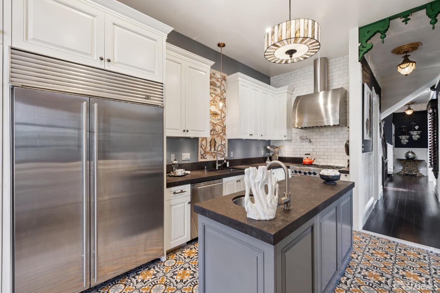 Detail Gallery Image 19 of 57 For 560 Lyon St, San Francisco,  CA 94117 - 4 Beds | 2/1 Baths