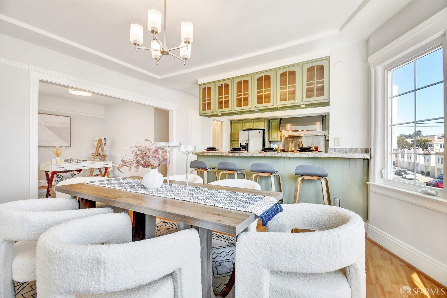 Detail Gallery Image 11 of 60 For 900 Huron Ave, San Francisco,  CA 94112 - 4 Beds | 3 Baths