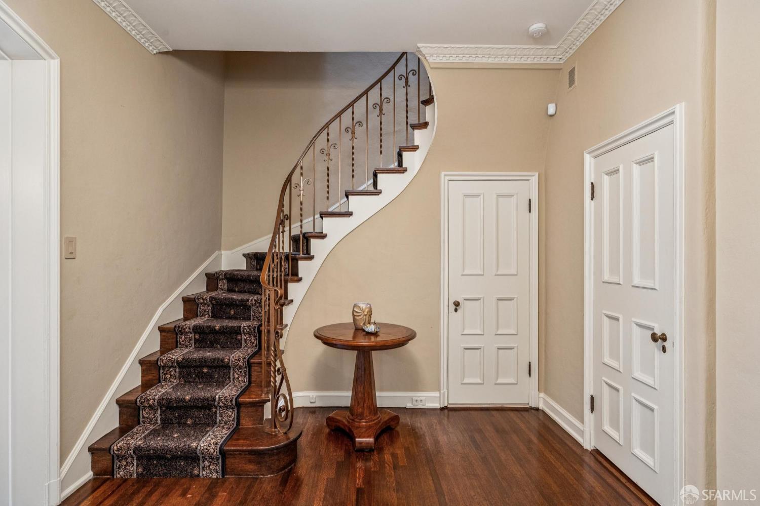 Detail Gallery Image 5 of 65 For 2518 Filbert St, San Francisco,  CA 94123 - 4 Beds | 3/1 Baths