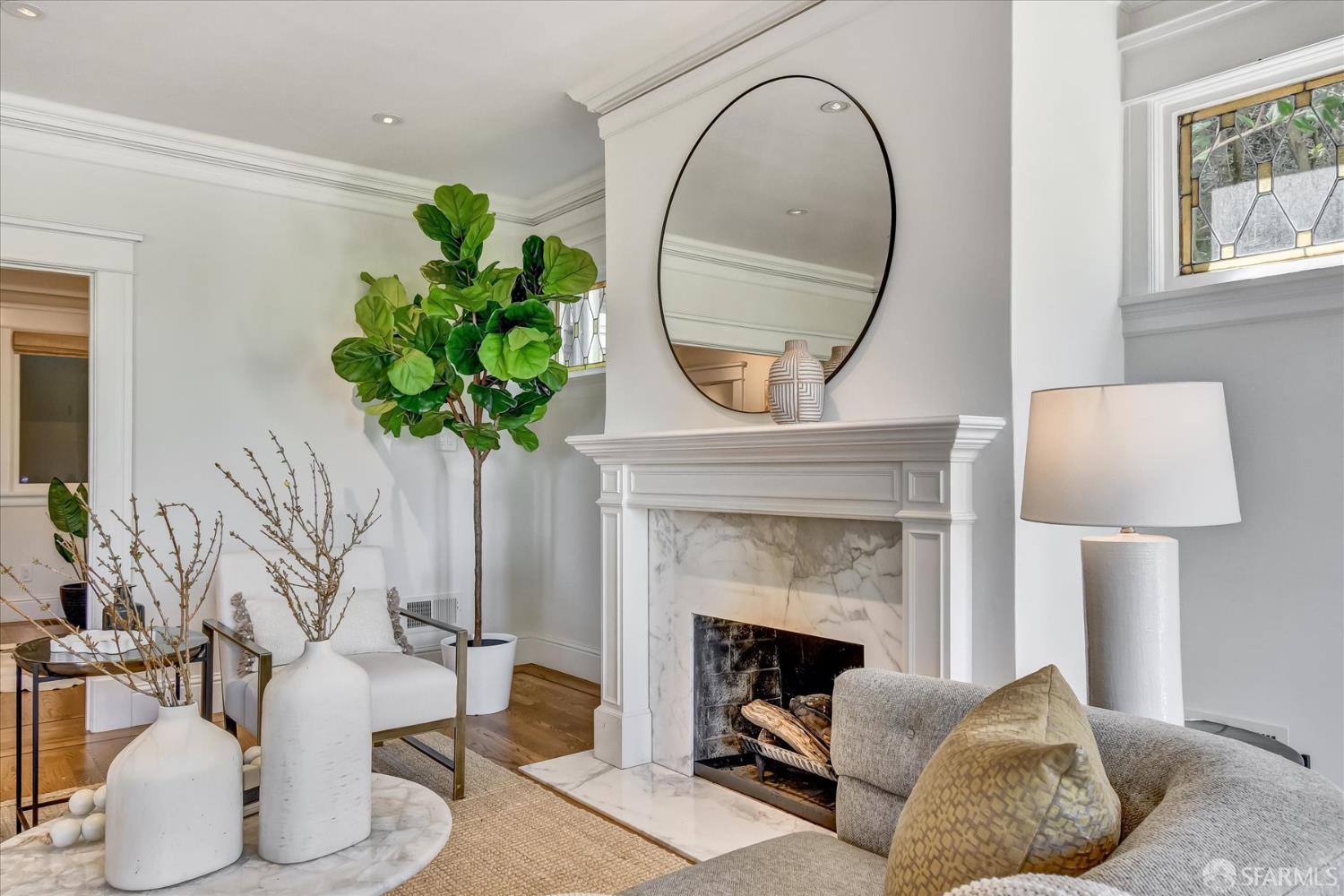 Detail Gallery Image 5 of 61 For 1028 Lombard St, San Francisco,  CA 94109 - 4 Beds | 3/1 Baths