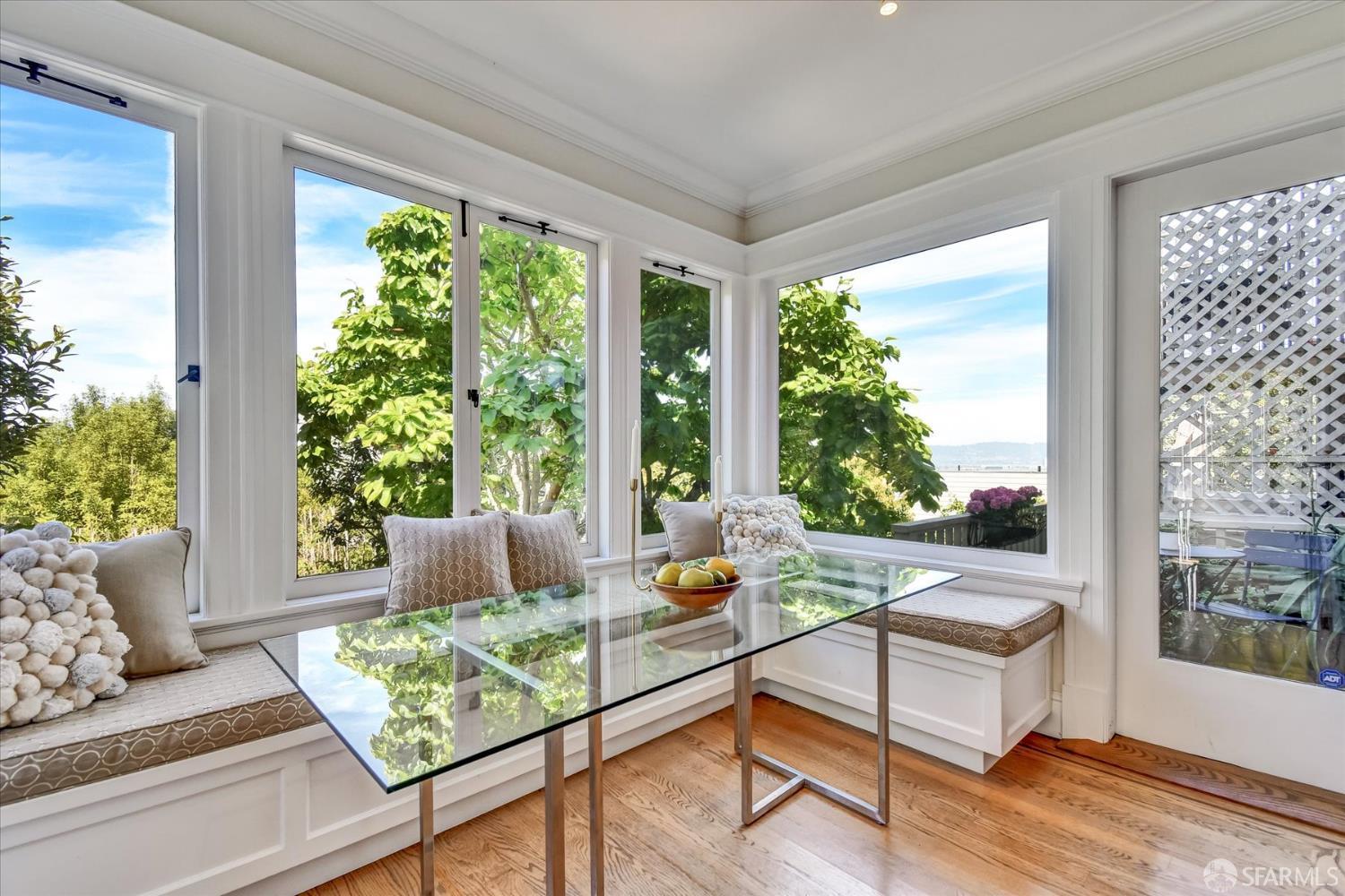 Detail Gallery Image 8 of 61 For 1028 Lombard St, San Francisco,  CA 94109 - 4 Beds | 3/1 Baths