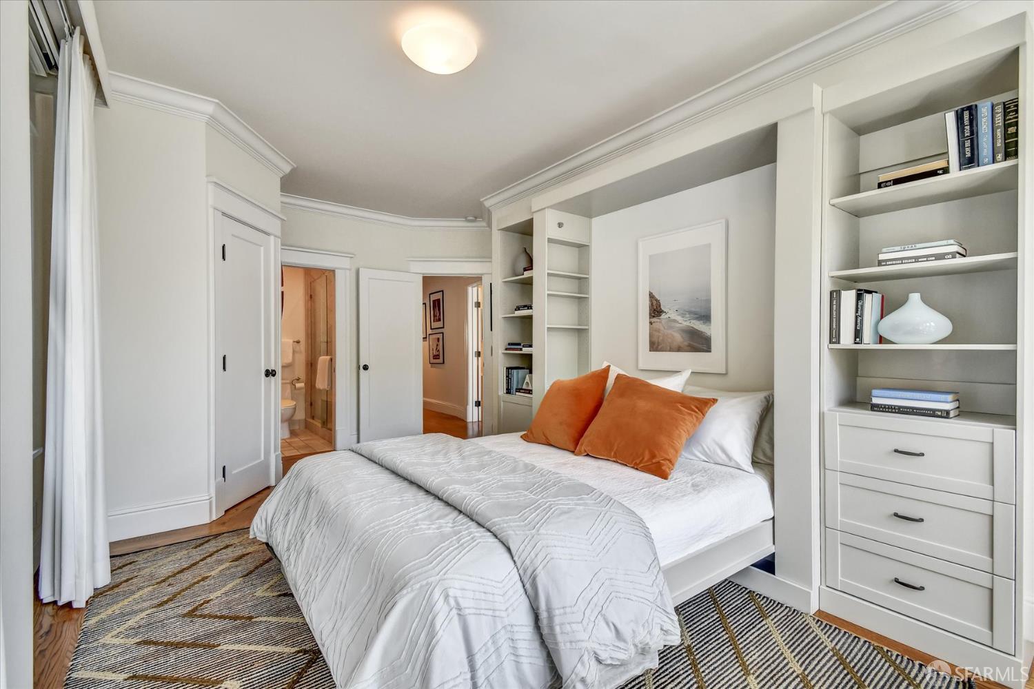 Detail Gallery Image 31 of 61 For 1028 Lombard St, San Francisco,  CA 94109 - 4 Beds | 3/1 Baths
