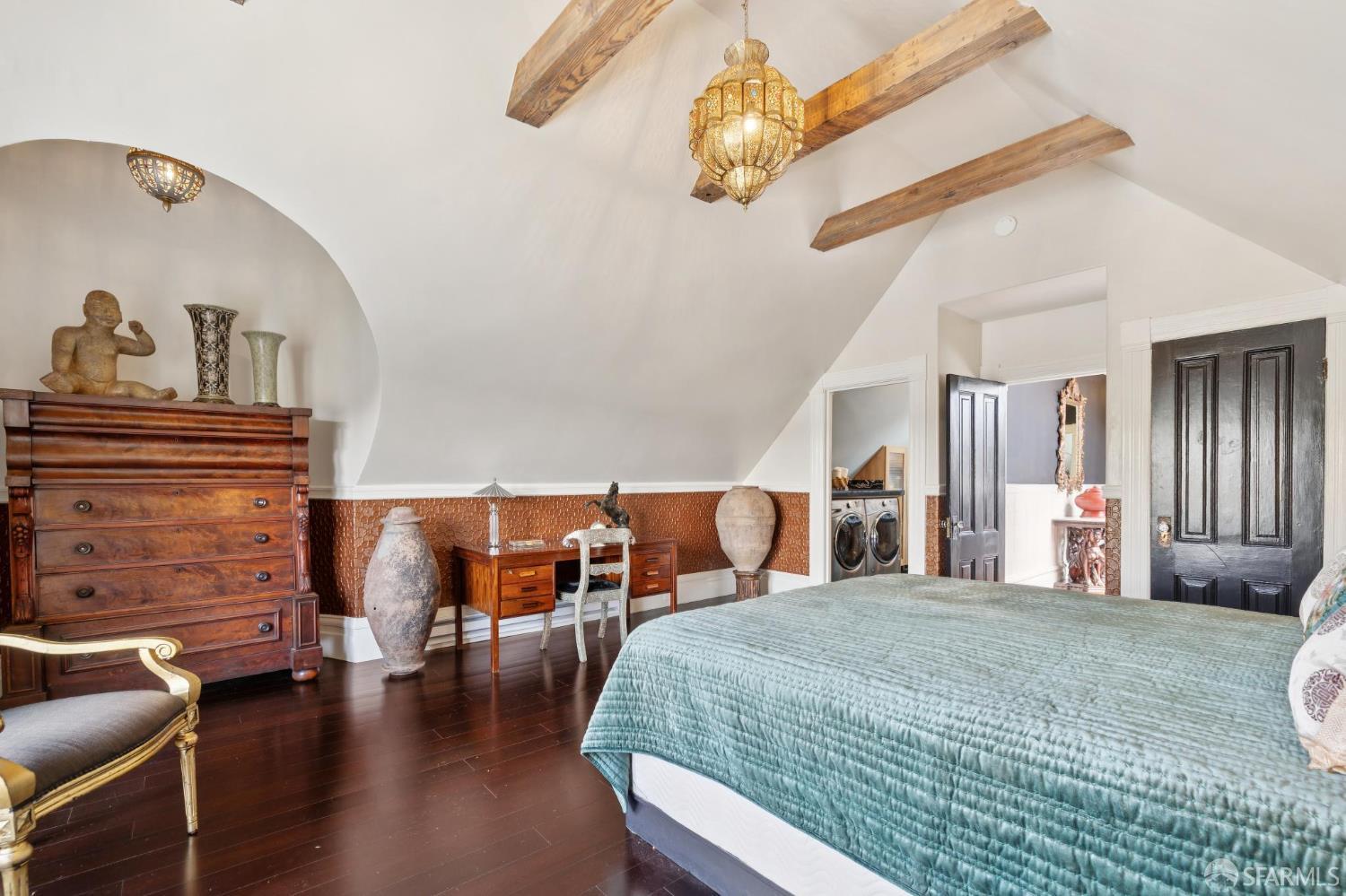 Detail Gallery Image 30 of 57 For 560 Lyon St, San Francisco,  CA 94117 - 4 Beds | 2/1 Baths