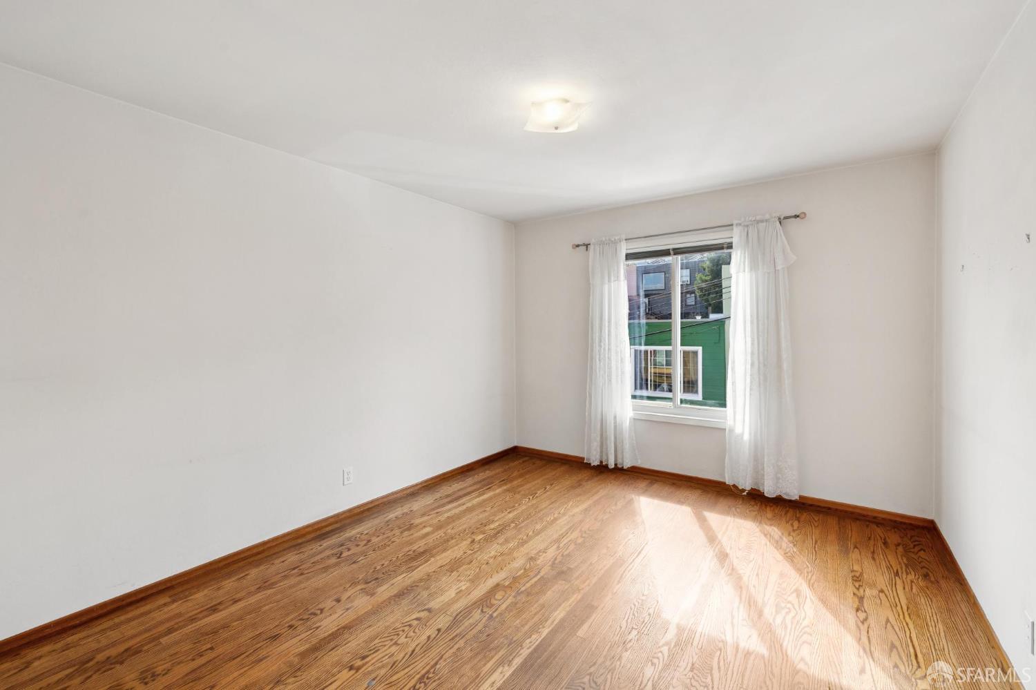 Detail Gallery Image 14 of 28 For 151 Putnam St, San Francisco,  CA 94110 - 2 Beds | 1 Baths