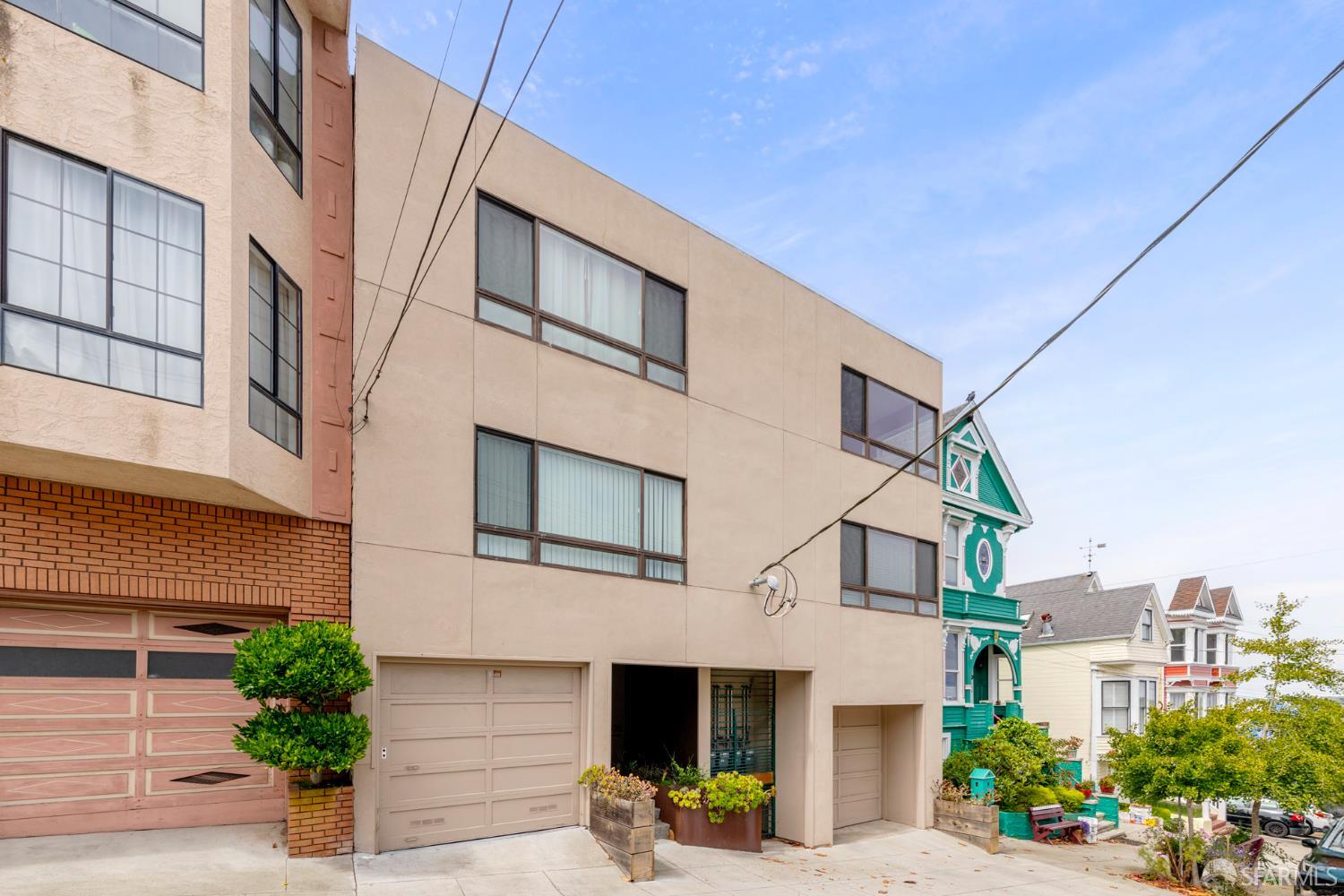 Photo #2: 425060155 Listing 