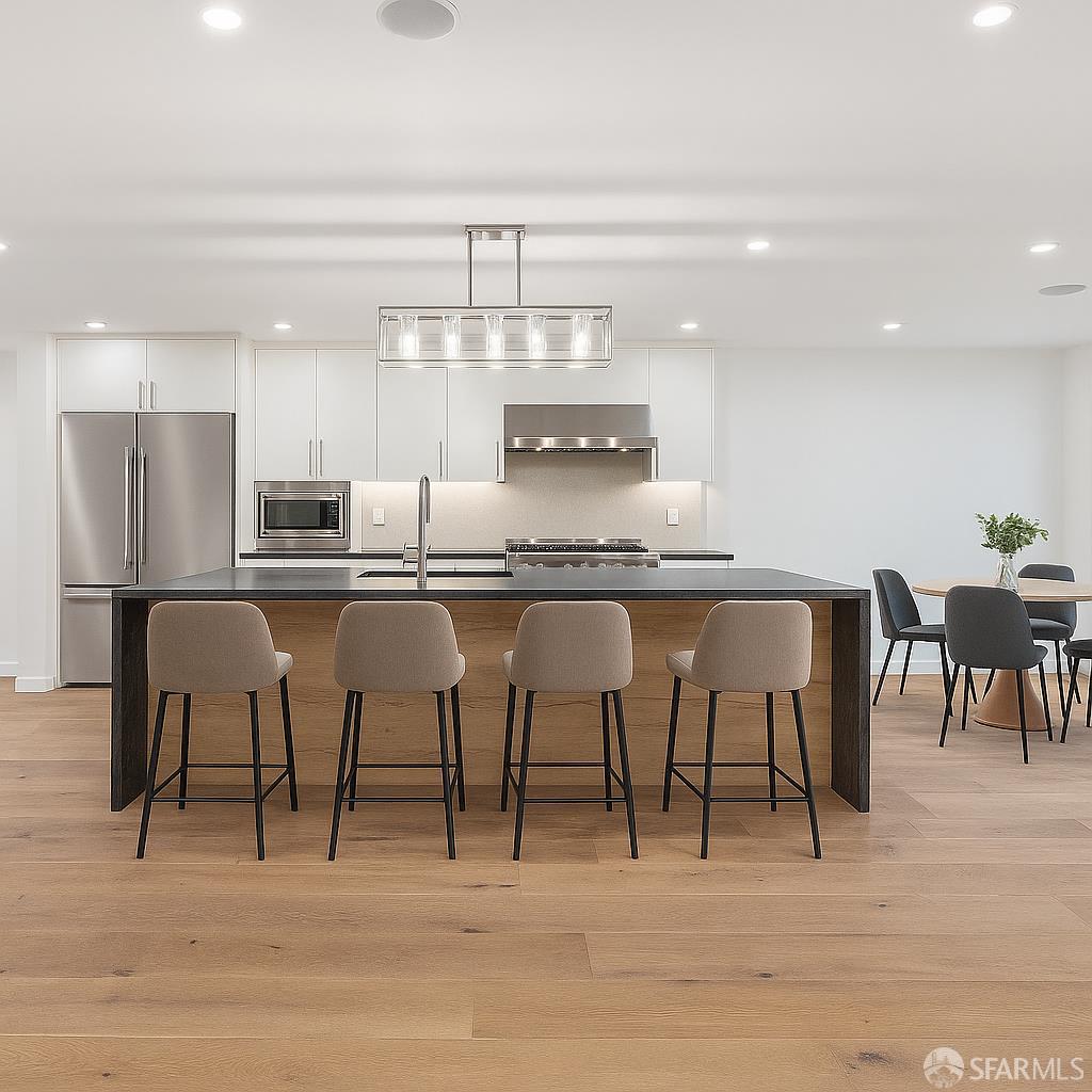 Detail Gallery Image 12 of 87 For 172 18th Ave, San Francisco,  CA 94121 - – Beds | – Baths