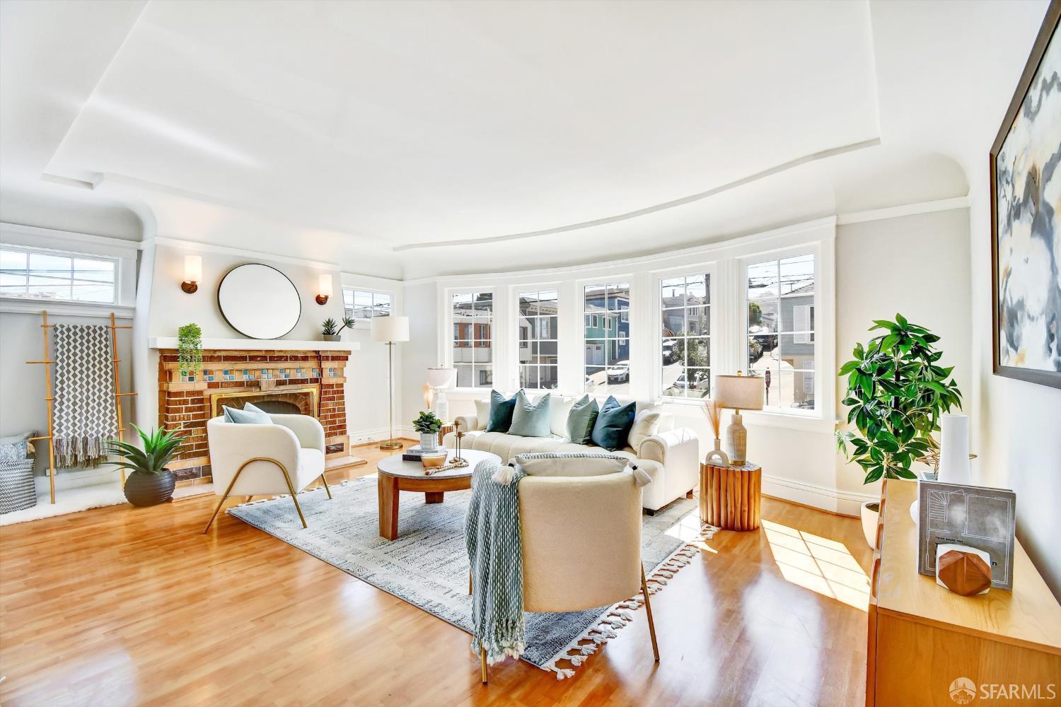 Detail Gallery Image 3 of 60 For 900 Huron Ave, San Francisco,  CA 94112 - 4 Beds | 3 Baths