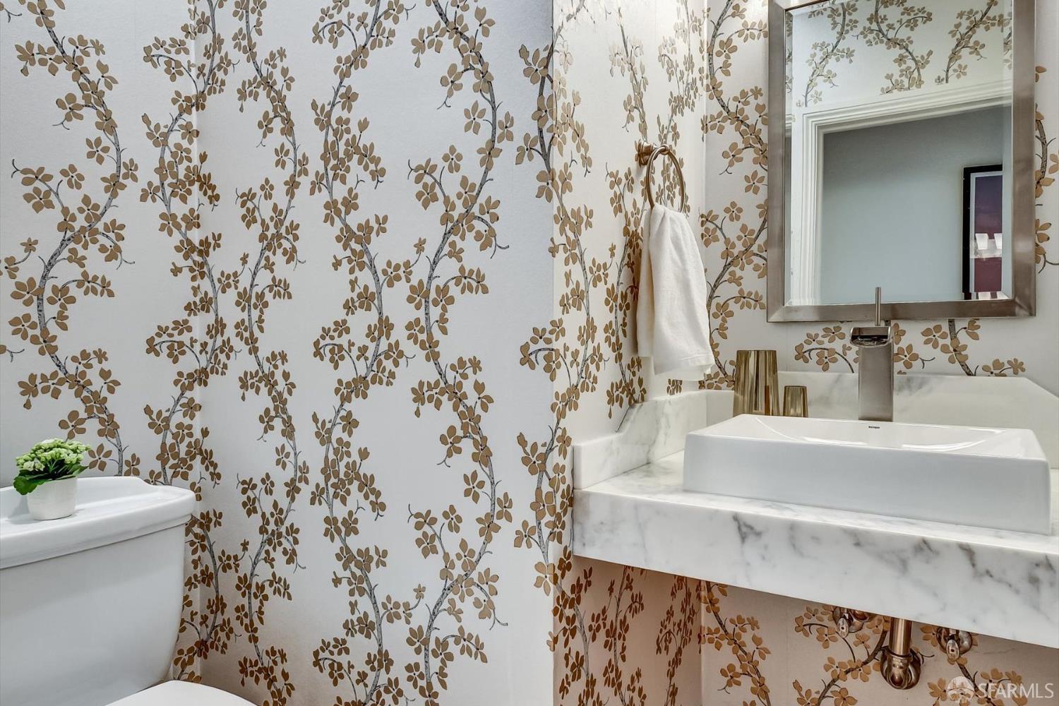 Detail Gallery Image 20 of 61 For 1028 Lombard St, San Francisco,  CA 94109 - 4 Beds | 3/1 Baths