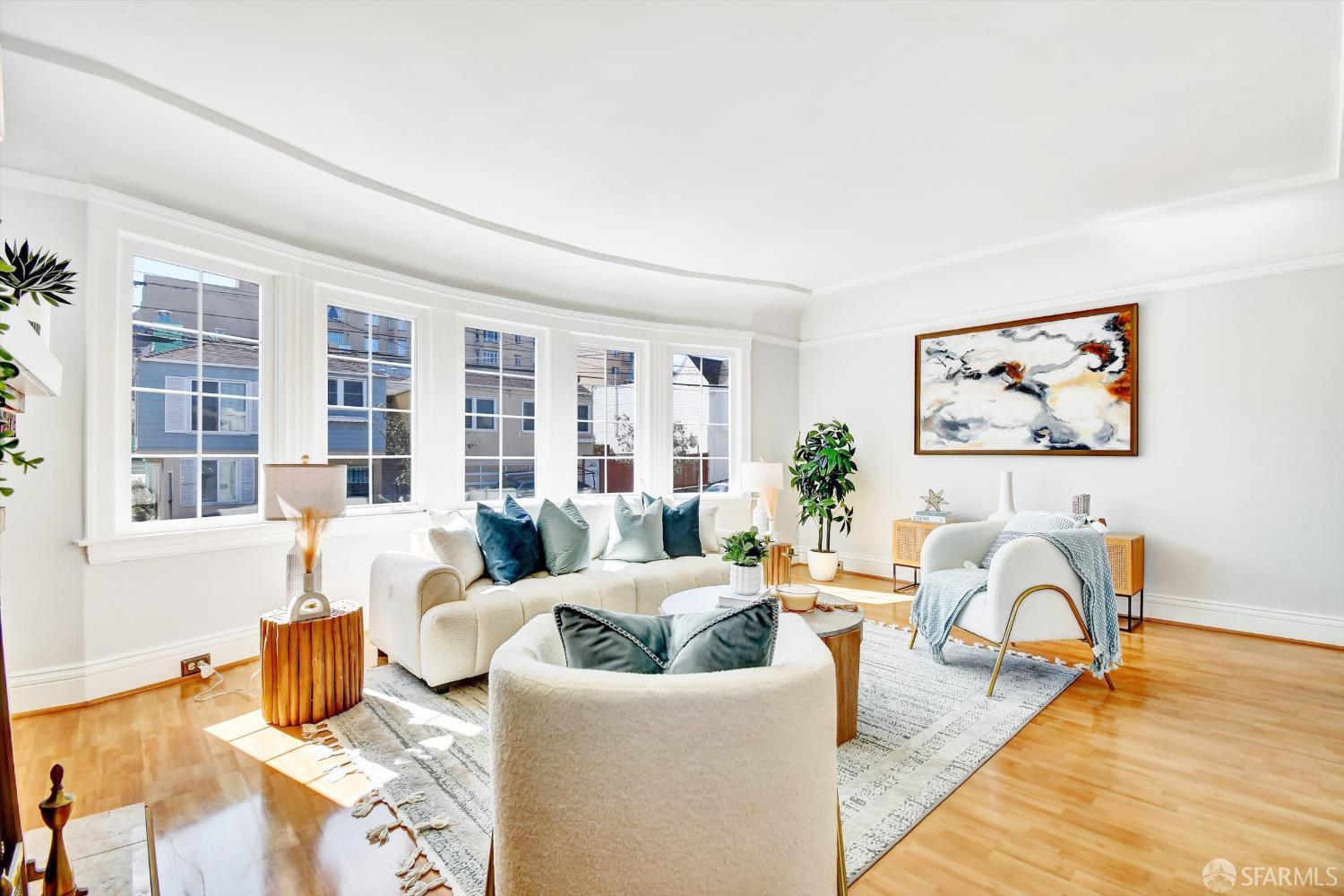 Detail Gallery Image 5 of 60 For 900 Huron Ave, San Francisco,  CA 94112 - 4 Beds | 3 Baths