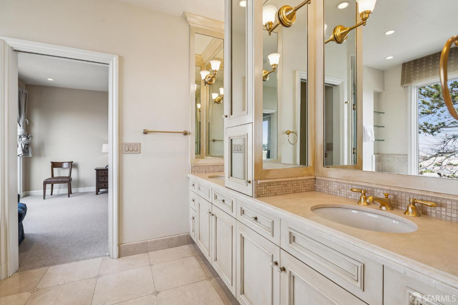 Detail Gallery Image 29 of 65 For 2518 Filbert St, San Francisco,  CA 94123 - 4 Beds | 3/1 Baths