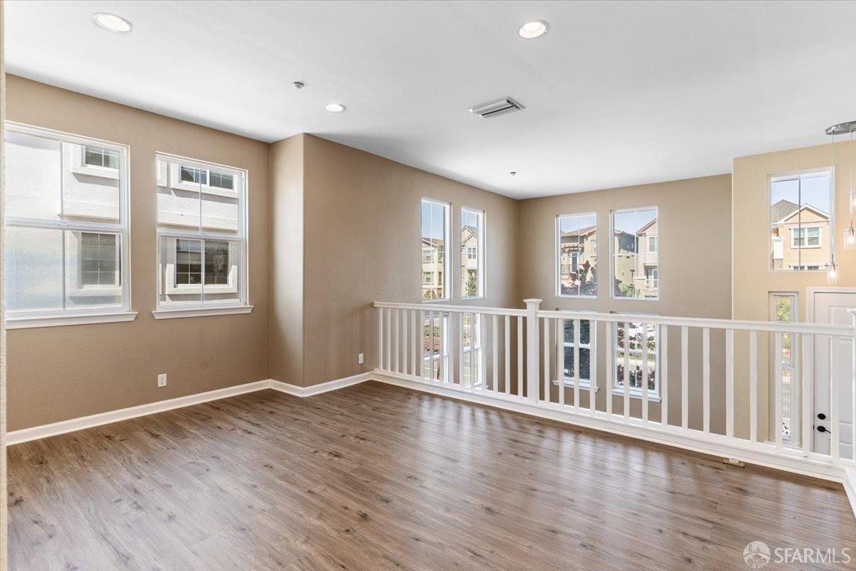 Detail Gallery Image 16 of 61 For 2933 1st St #1004,  Livermore,  CA 94550 - 3 Beds | 2/1 Baths