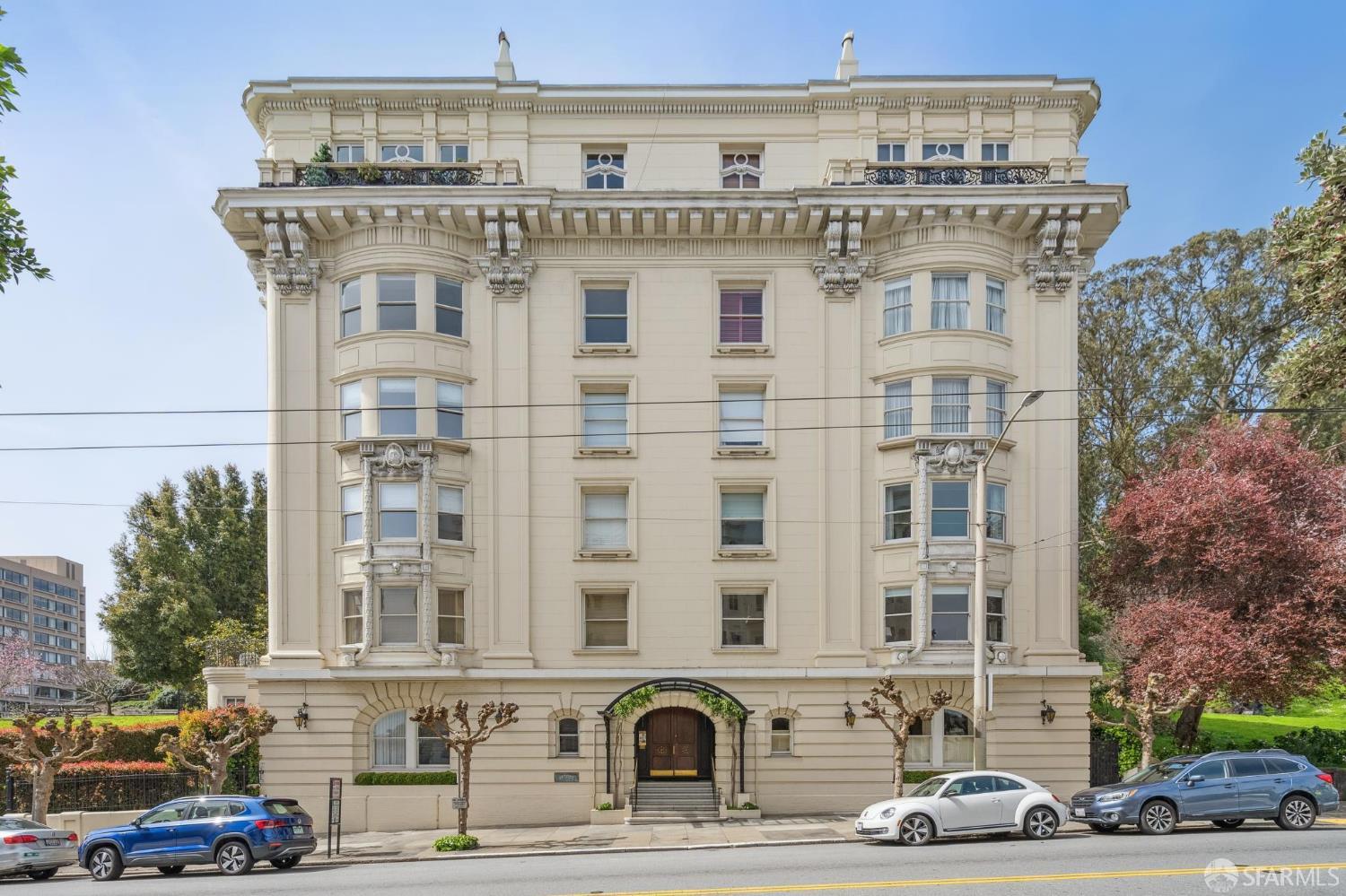 MLS: 425068378 Condo For Sale